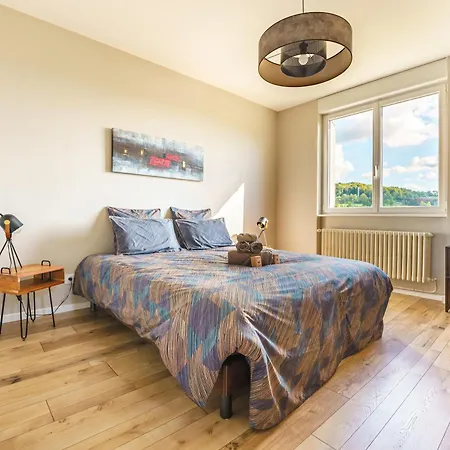 La Maison Du Douanier Apach